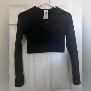 Gymshark like new long sleeve crop workout top